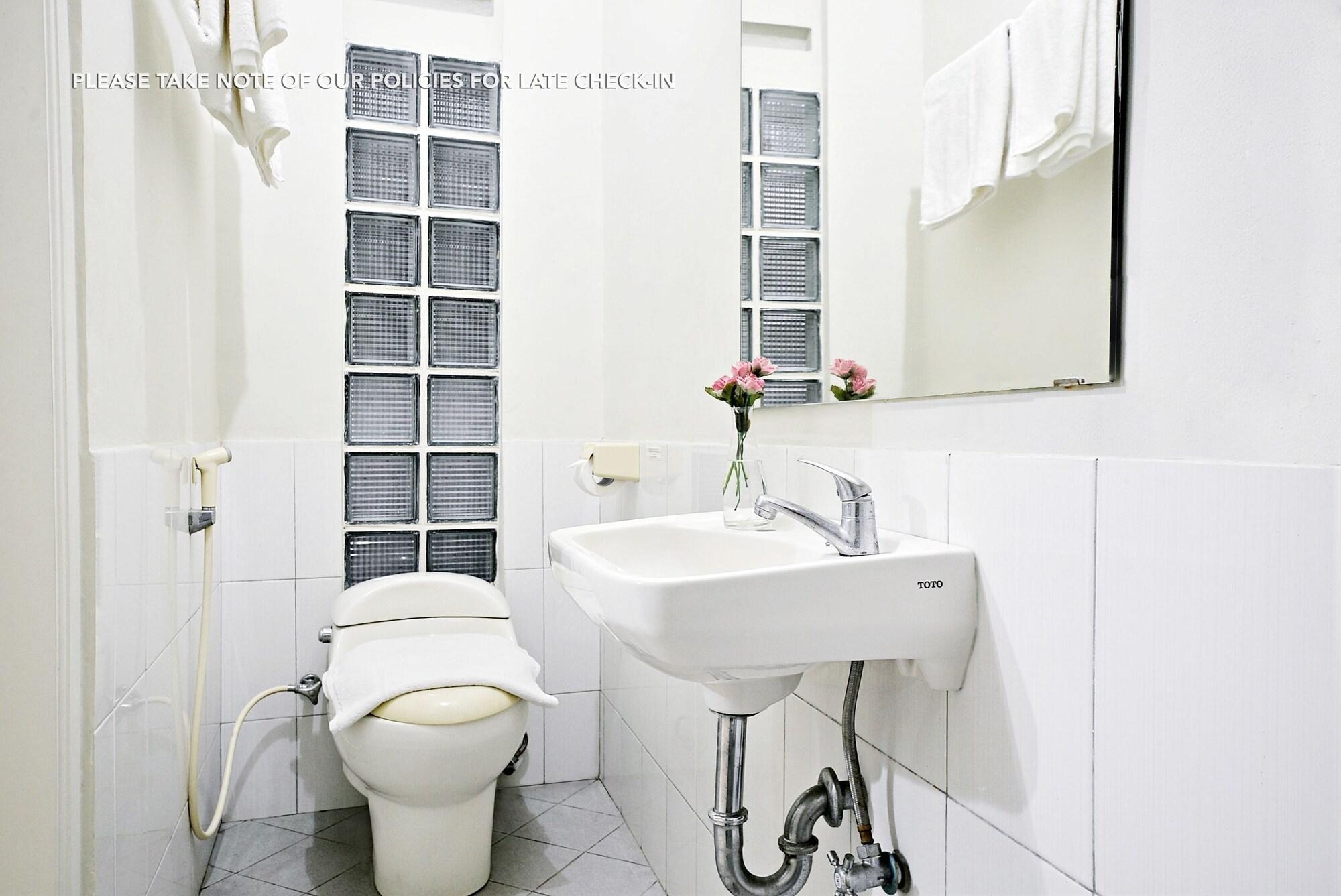 Zen Rooms Mampang Prapatan 雅加达 外观 照片