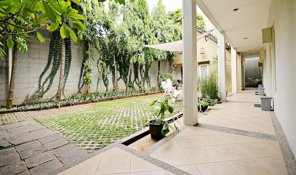 Zen Rooms Mampang Prapatan 雅加达 外观 照片