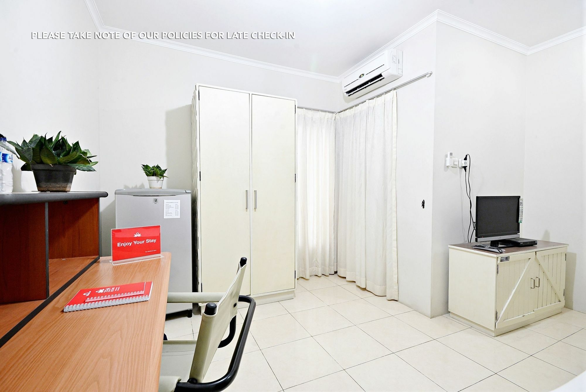 Zen Rooms Mampang Prapatan 雅加达 外观 照片