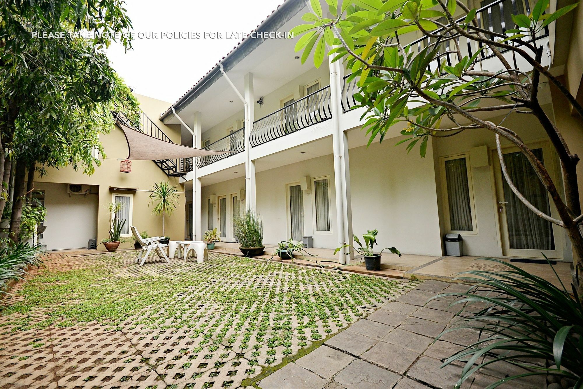 Zen Rooms Mampang Prapatan 雅加达 外观 照片