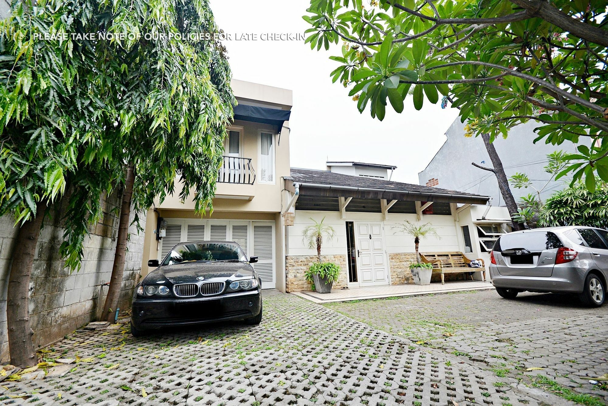 Zen Rooms Mampang Prapatan 雅加达 外观 照片