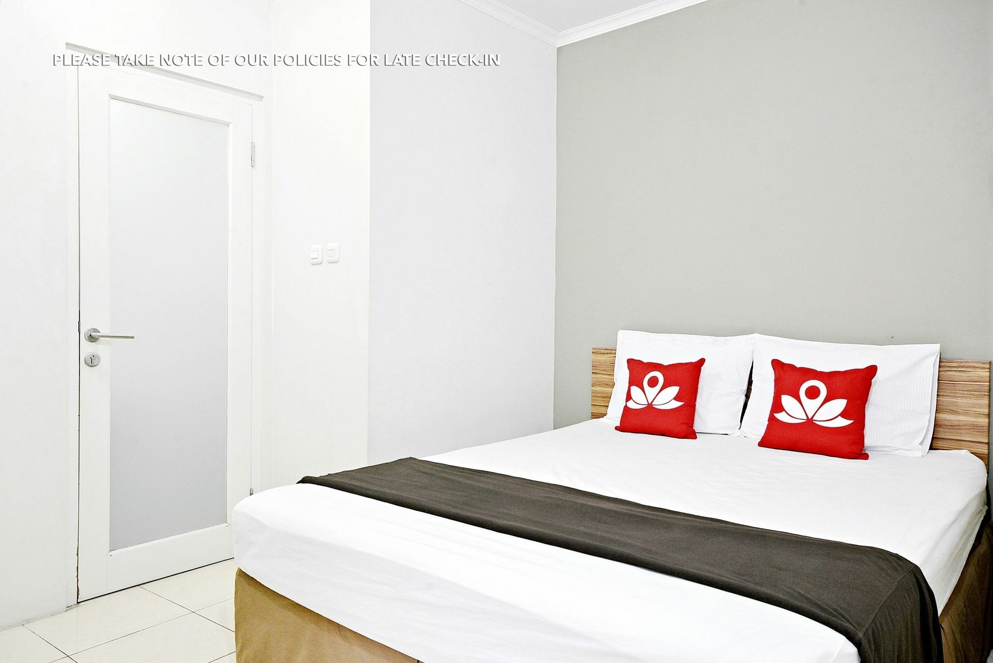 Zen Rooms Mampang Prapatan 雅加达 外观 照片