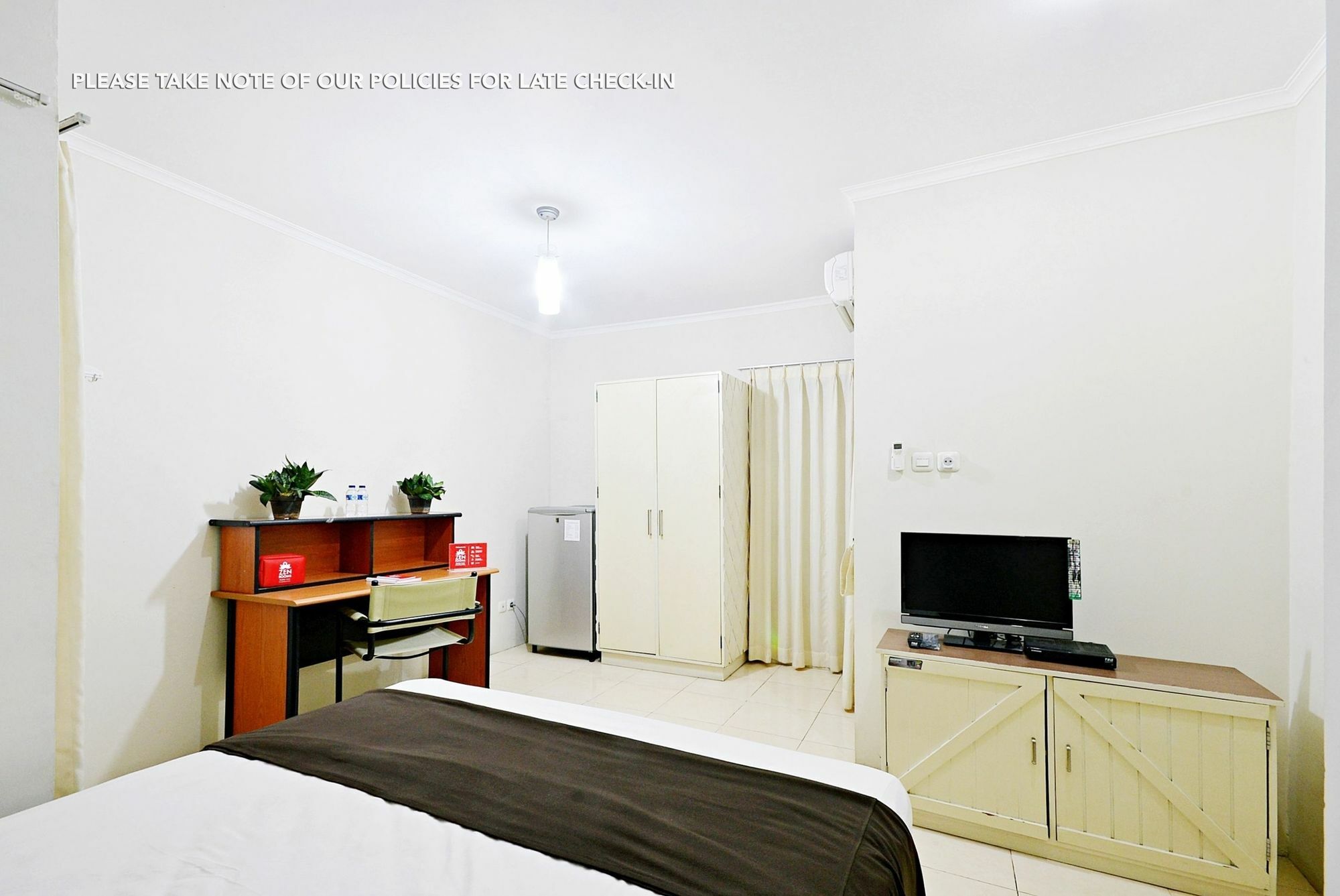 Zen Rooms Mampang Prapatan 雅加达 外观 照片